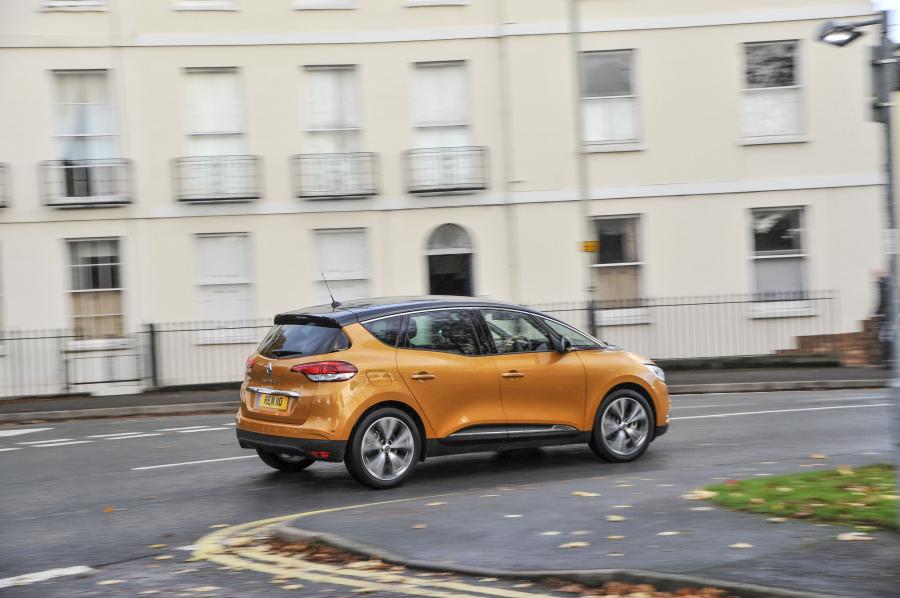  Renault Scenic 2016 года  (UK) (фото 3 из 32)